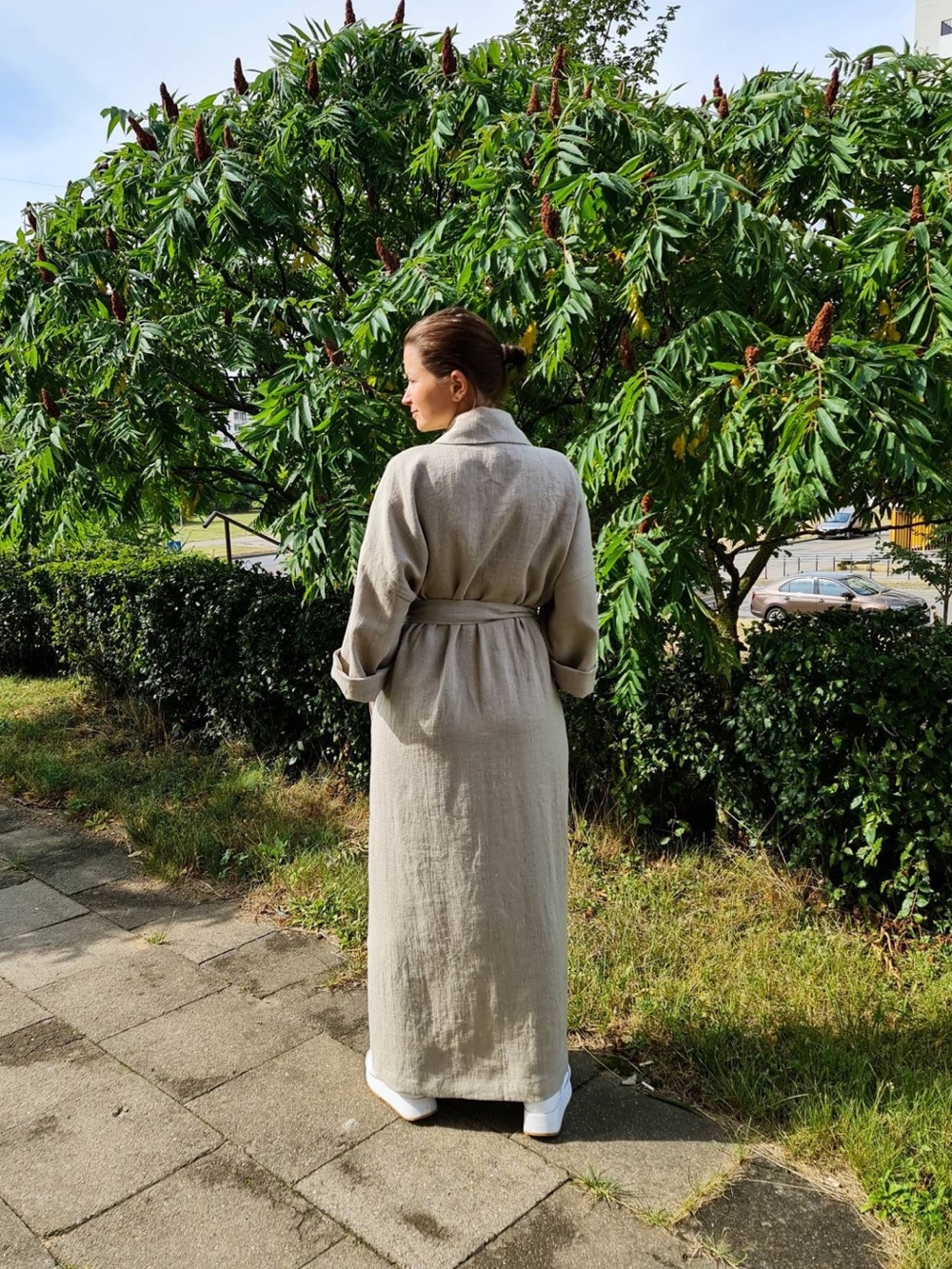 The Raw Linen Robe - Picture 9 of 12
